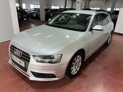 Usado Audi A4 143 CV (105 kW) 2012 Gris / plata Familiar