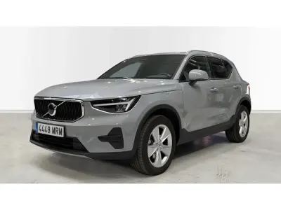 Begagnad Volvo XC40 Core 163 HK (119 kW) 2024 Grå SUV