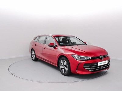 Usado VW Passat Business 150 CV (110 kW) 2024 Rojo Familiar