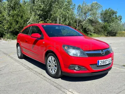 Usado Opel Astra GTC Energy 115 CV (84 kW) 2009 Rojo Berlina