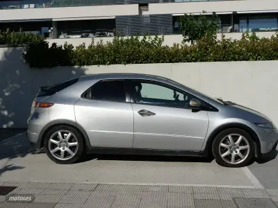 Usado Honda Civic Sport 140 CV (102 kW) 2007 Gris / plateado Coupe