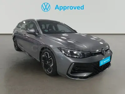 Usado VW Passat R-line 150 CV (110 kW) 2025 Gris / plata Familiar
