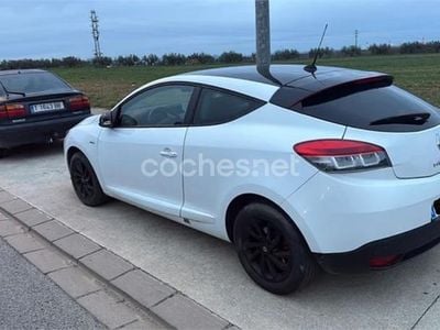 Usado Renault Mégane LIMITED 95 CV (69 kW) 2015 Blanco Coupe