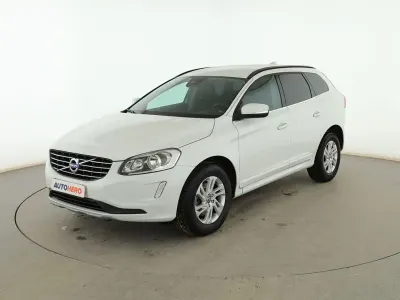 Używany Volvo XC60 Momentum 190 KM (139 kW) 2017 Biały SUV