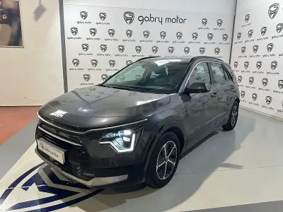 Usado Kia Niro 129 CV (94 kW) 2024 Negro SUV