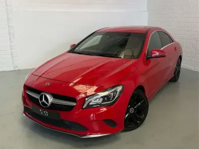 Usado Mercedes CLA200 156 CV (114 kW) 2017 Rojo Coupe