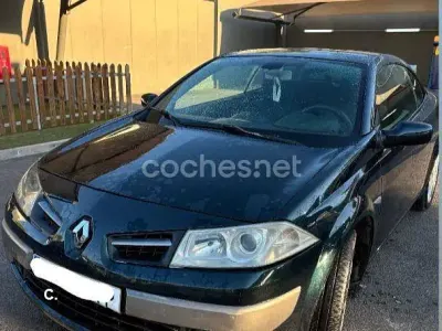 Usado Renault Mégane Cabriolet Dynamique 120 CV (88 kW) 2006 Negro Descapotable