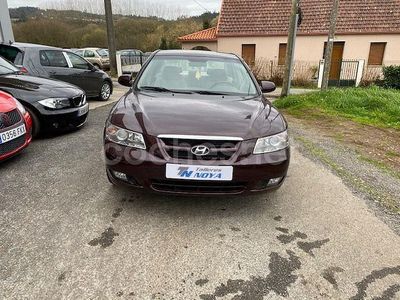 Usado Hyundai Sonata Style 140 CV (102 kW) 2006 Violeta / lila Berlina
