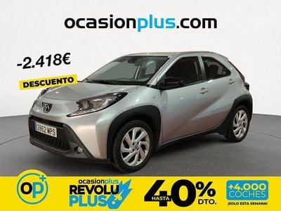 Usado Toyota Aygo X Play 72 CV (52 kW) 2024 Gris / plata SUV