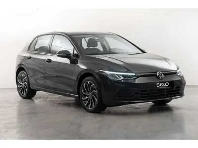 Usado VW Golf VIII Life 110 CV (80 kW) 2024 Gris Berlina