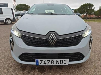 Usado Renault Clio V Evolution 100 CV (73 kW) 2025 Gris / plata Berlina