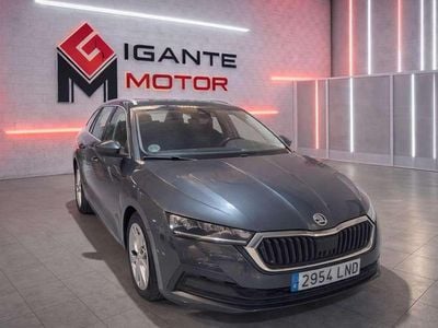 Usado Skoda Octavia Style 150 CV (110 kW) 2021 Gris Familiar