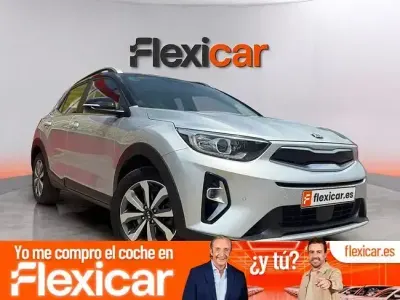 Usado Kia Stonic 120 CV (88 kW) 2021 Gris SUV