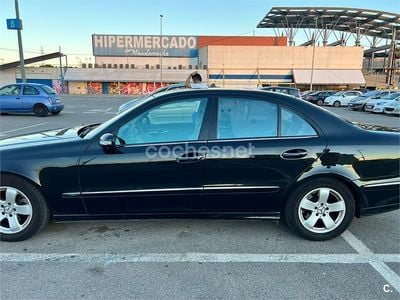 Usado Mercedes E270 Elegance 170 CV (125 kW) 2003 Negro Berlina