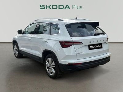 Usado Skoda Karoq Selection 150 CV (110 kW) 2025 Blanco SUV