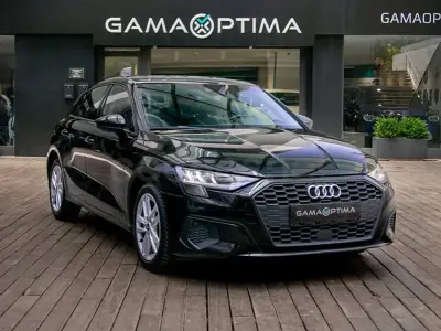 Usado Audi A3 Advanced Plus 204 CV (150 kW) 2022 Negro Berlina