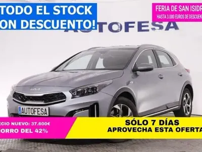 Usado Kia XCeed 140 CV (102 kW) 2025 Gris / plata SUV