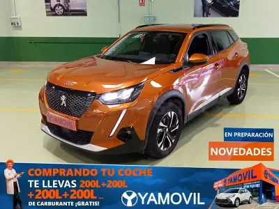 Usado Peugeot 2008 Allure 130 CV (95 kW) 2020 Naranja SUV