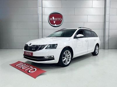 Usado Skoda Octavia Style 150 CV (110 kW) 2020 Blanco Familiar