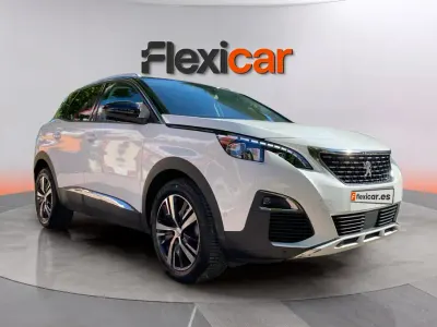Usado Peugeot 3008 Allure 131 CV (96 kW) 2019 Blanco SUV