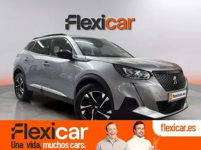 Usado Peugeot 2008 Allure 130 CV (95 kW) 2023 Gris SUV