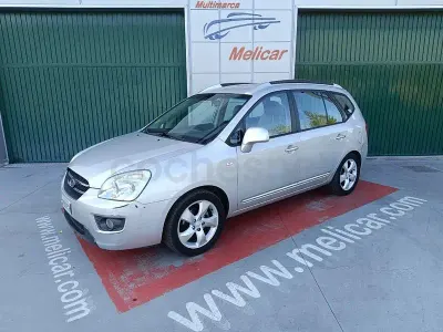 Usado Kia Carens 140 CV (102 kW) 2007 Gris / plata Monovolumen