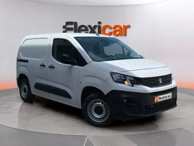 Usado Peugeot Partner S 102 CV (75 kW) 2023 Blanco Monovolumen