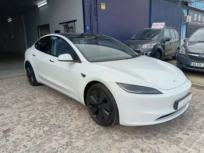 Käytetty Tesla Model 3 Standard Range 208 kW (283 HP) 2025 Valkoinen Sedan