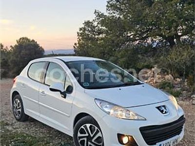 Usado Peugeot 207 68 CV (50 kW) 2014 Blanco Descapotable