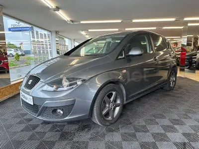 Usado Seat Altea I-Tech 140 CV (102 kW) 2015 Gris / plata Monovolumen