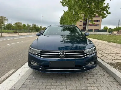 Usado VW Passat Executive 122 CV (89 kW) 2022 Azul Familiar