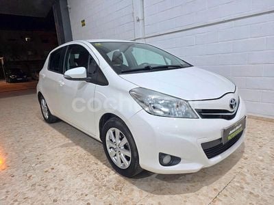 Blanco Usado 2013 Toyota Yaris Active Berlina | 7200 € (Precio justo)