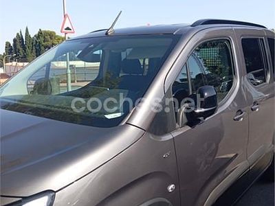 Usado Peugeot Rifter GT 130 CV (95 kW) 2023 Gris / plata Monovolumen