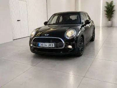Usado Mini Cooper D 116 CV (85 kW) 2015 Negro Utilitario