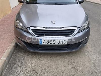 Usado Peugeot 308 Active 115 CV (84 kW) 2015 Gris / plata Berlina