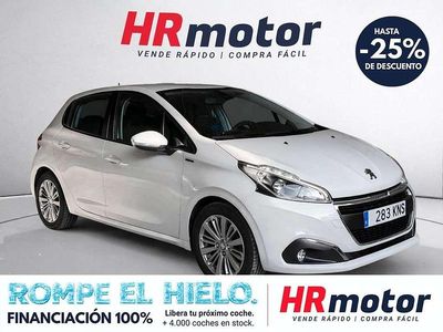 Usado Peugeot 208 Signature Sky 83 CV (61 kW) 2018 Blanco Utilitario