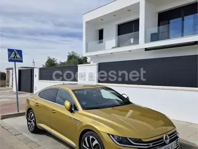 Usado VW Arteon R-line 239 CV (175 kW) 2018 Amarillo Utilitario