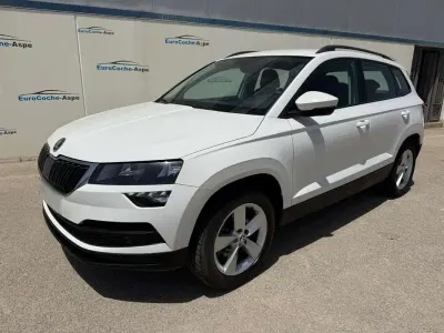 Usado Skoda Karoq Ambition 150 CV (110 kW) 2021 Blanco SUV