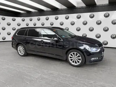 Usado VW Passat Sportline 150 CV (110 kW) 2019 Negro Familiar