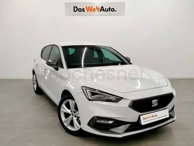 Usado Seat Leon FR 204 CV (150 kW) 2025 Blanco Berlina