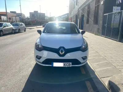 Usado Renault Clio Life 75 CV (55 kW) 2017 Blanco Utilitario