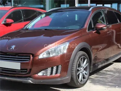 Usado Peugeot 508 RXH 200 CV (147 kW) 2013 Marrón Familiar