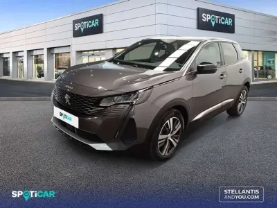 Usado Peugeot 3008 Allure 131 CV (96 kW) 2024 Gris SUV