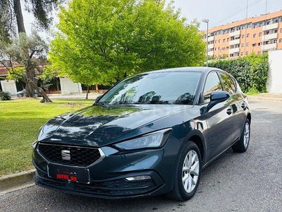 Usado Seat Leon Style 116 CV (85 kW) 2022 Gris / plata Berlina