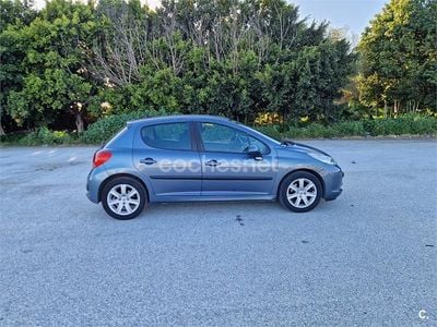Usado Peugeot 207 120 CV (88 kW) 2006 Gris / plata Berlina