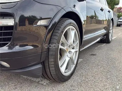 Usado Porsche Cayenne Turbo S 550 CV (404 kW) 2008 Negro SUV