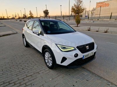 Usado Seat Arona Style Plus 110 CV (80 kW) 2021 Blanco SUV