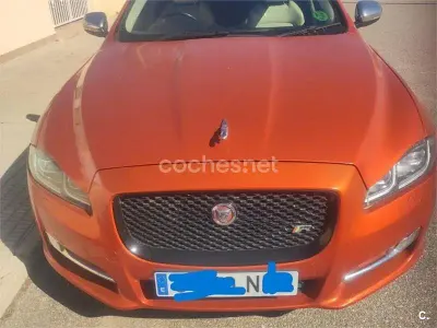 Usado Jaguar XJ R-Sport 300 CV (220 kW) 2016 Naranja Berlina