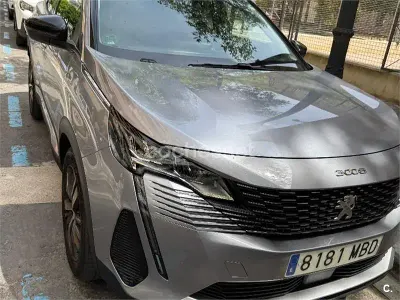 Usado Peugeot 3008 Allure 130 CV (95 kW) 2022 Gris / plata SUV