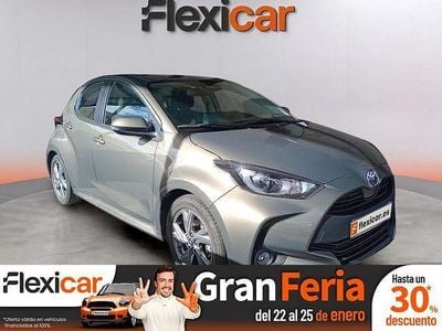 Gris Usado 2024 Toyota Yaris Hybrid Active Berlina | 20.490 € (Precio justo)